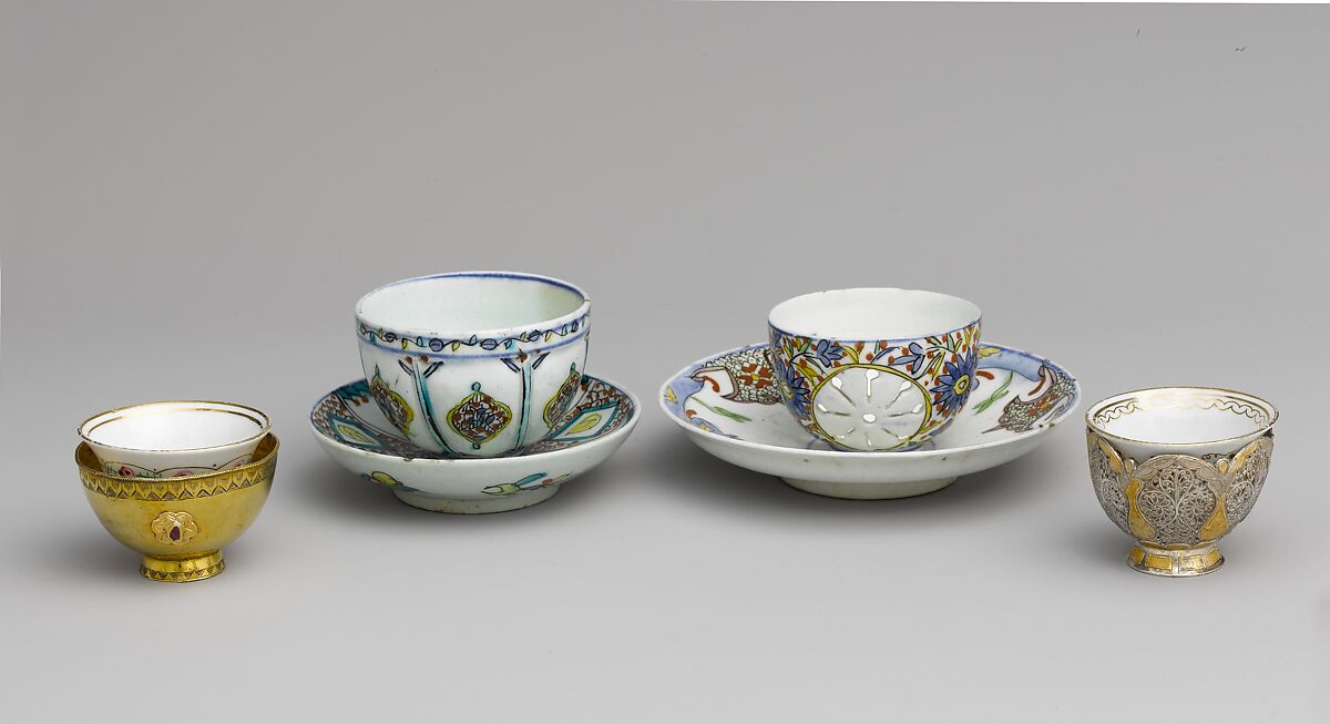 Saucer, Stonepaste; polychrome painted under transparent glaze 