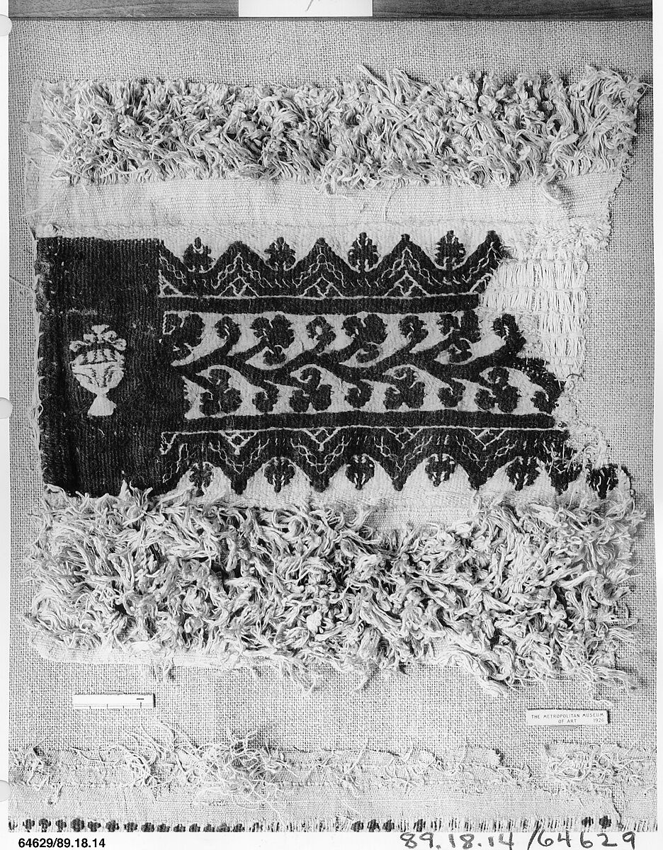 Textile Fragment, Wool, linen; plain weave, tapestry weave, weft loop weave 