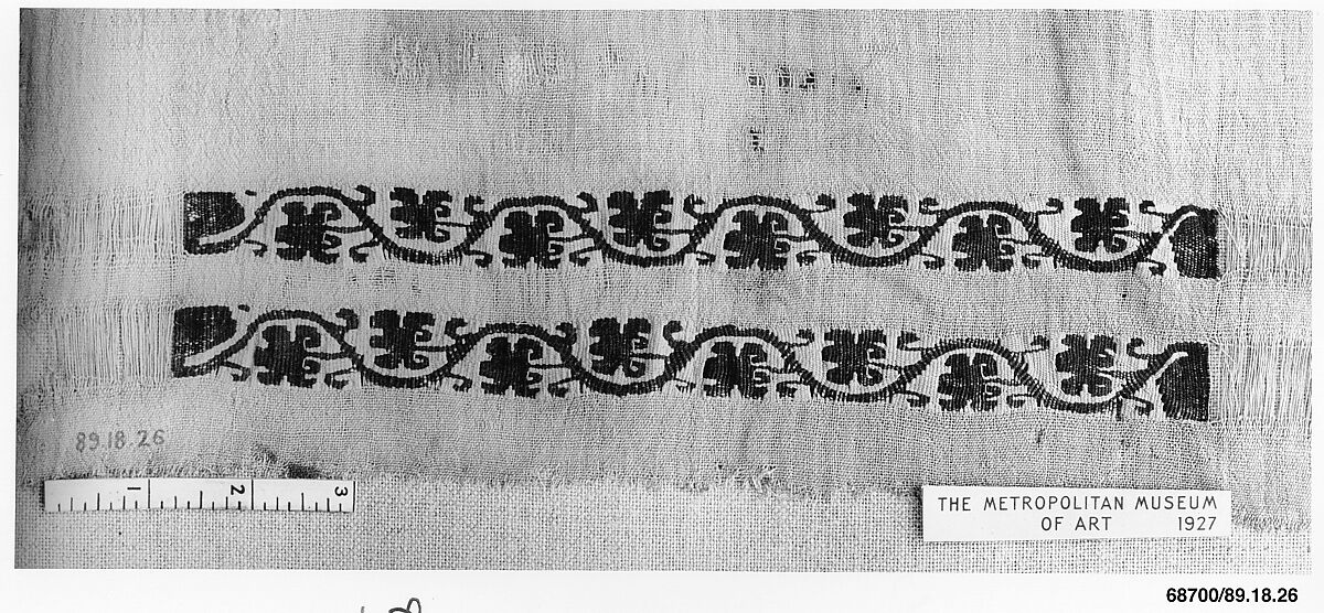 Textile Fragment, Wool, linen; plain weave, tapestry weave