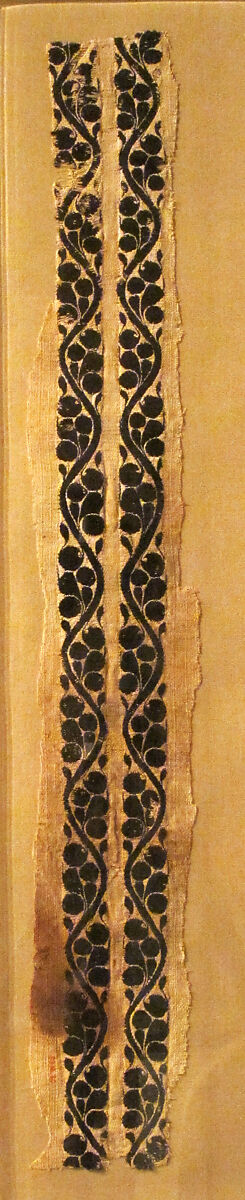 Textile Fragment, Wool, linen; plain weave, tapestry weave