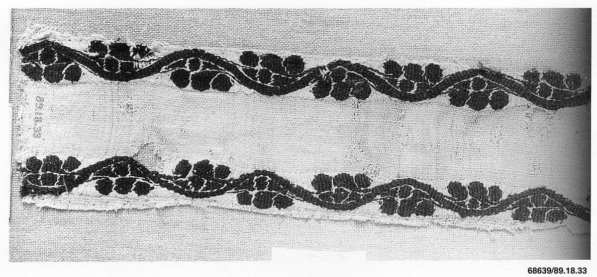 Textile Fragment, Wool, linen; plain weave, tapestry weave 