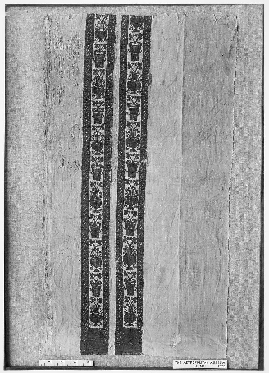 Fragment with Ornamental Bands of Vases with Leaves, Wool, linen; plain weave, tapestry weave