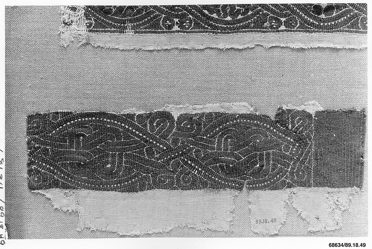 Textile Fragment, Wool, linen; plain weave, tapestry weave