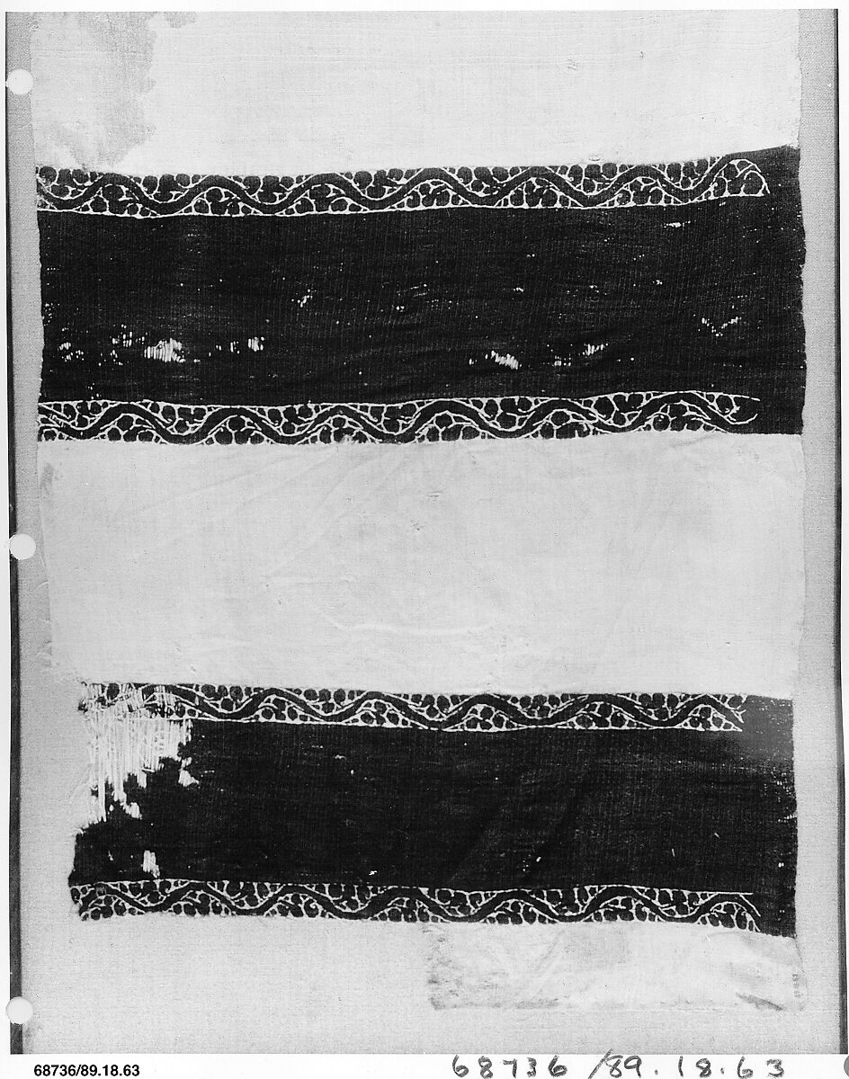 Textile Fragment, Wool, linen; plain weave, tapestry weave