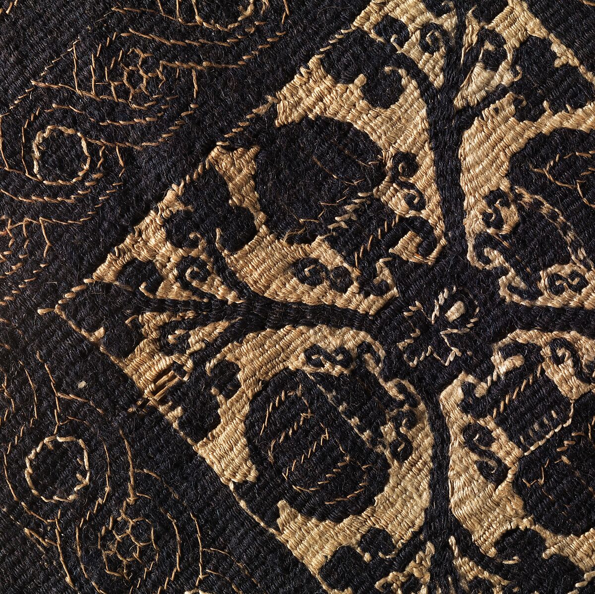 Coptic Textile Fragment, Linen, wool; plain weave, tapestry weave, brocaded