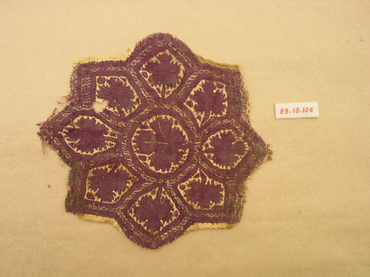 Textile Fragment, Wool, linen; plain weave, tapestry weave 
