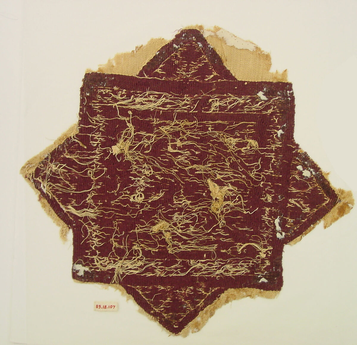 Textile Fragment, Wool, linen; plain weave, tapestry weave