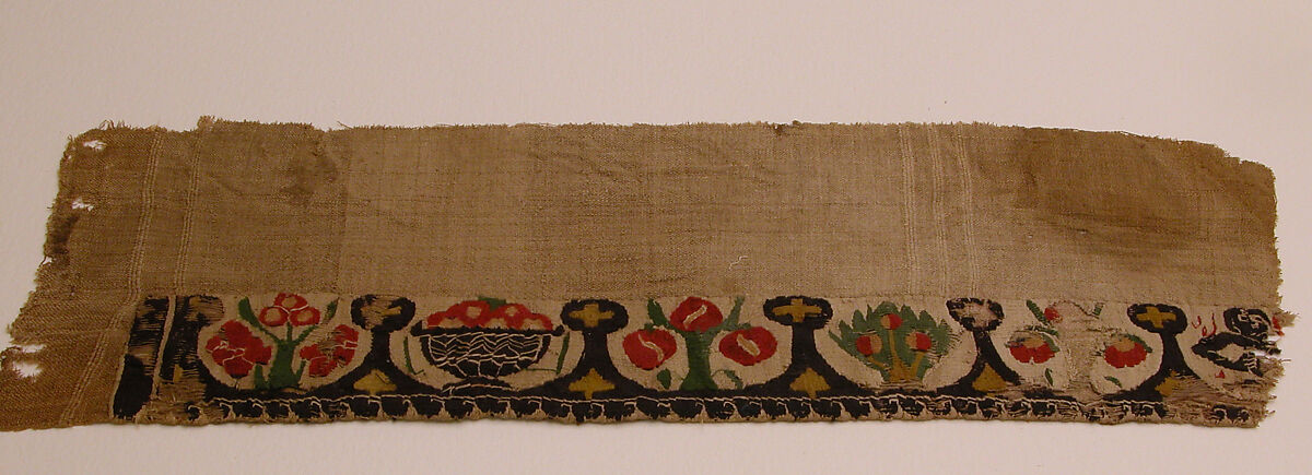 Textile Fragment, Wool, linen; plain weave, tapestry weave
