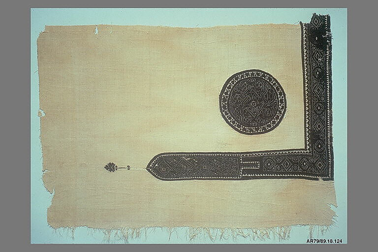 Fragment with Roundel and L-Shaped Band with Interlace Ornament, Wool, linen; plain weave, tapestry weave