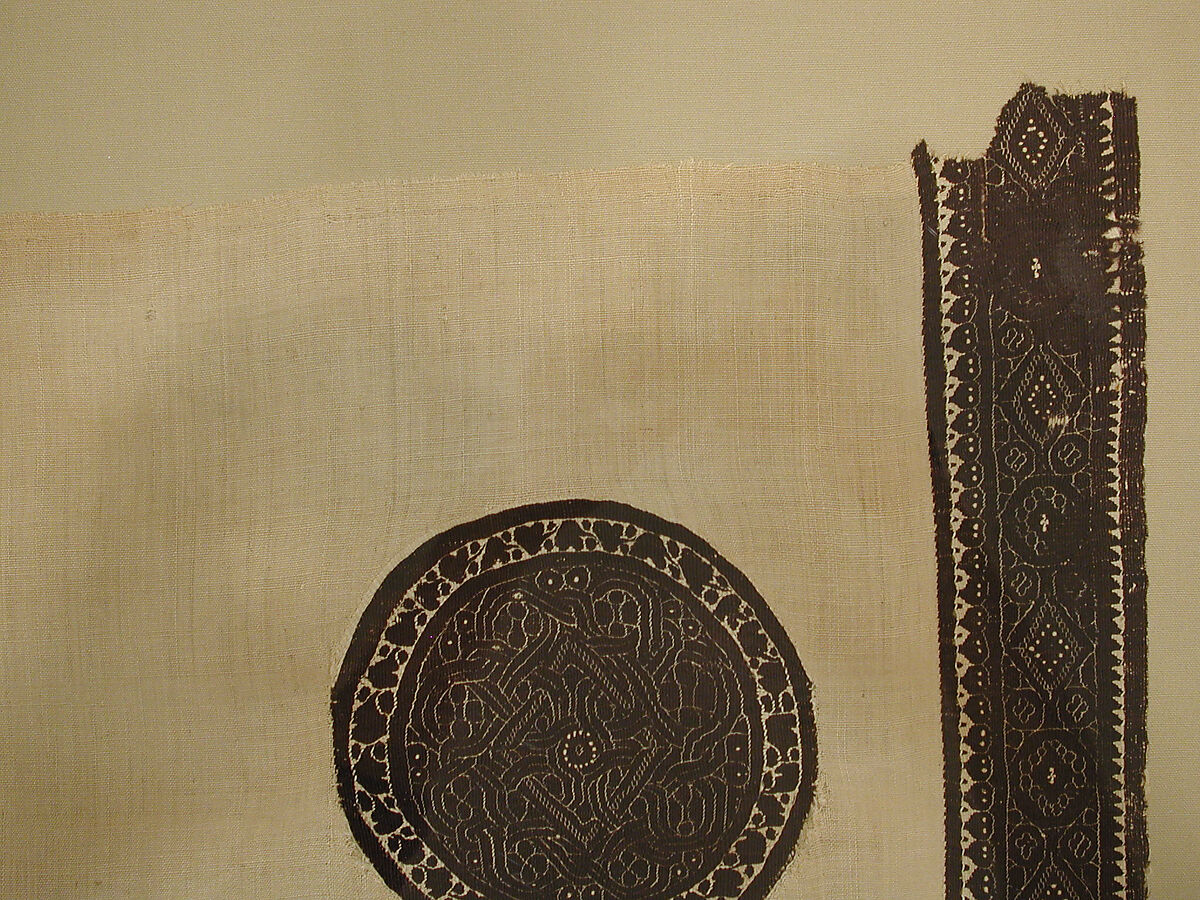 Fragment with Roundel and L-Shaped Band with Interlace Ornament, Wool, linen; plain weave, tapestry weave
