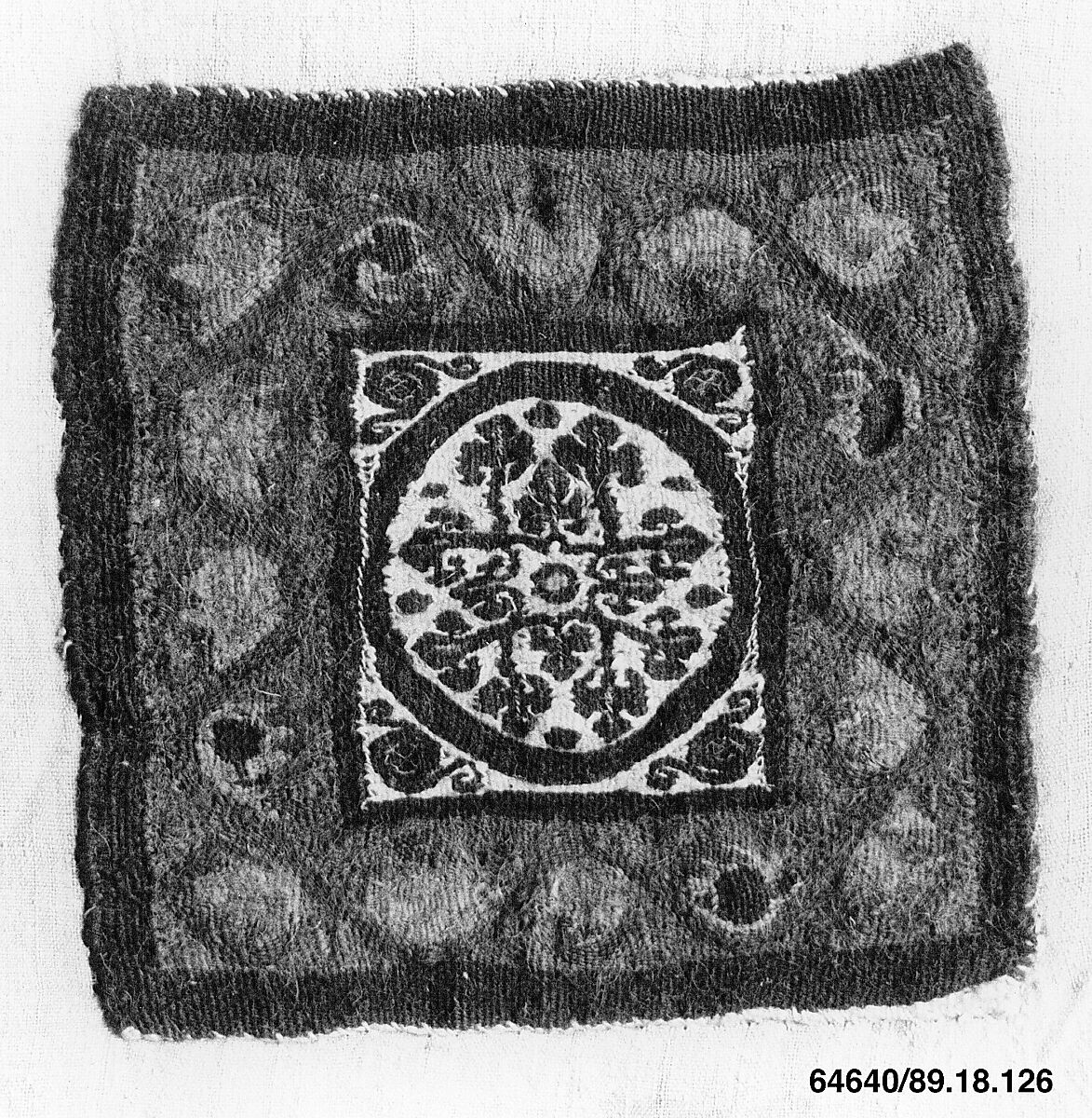 Textile Fragment, Wool, linen; plain weave, tapestry weave