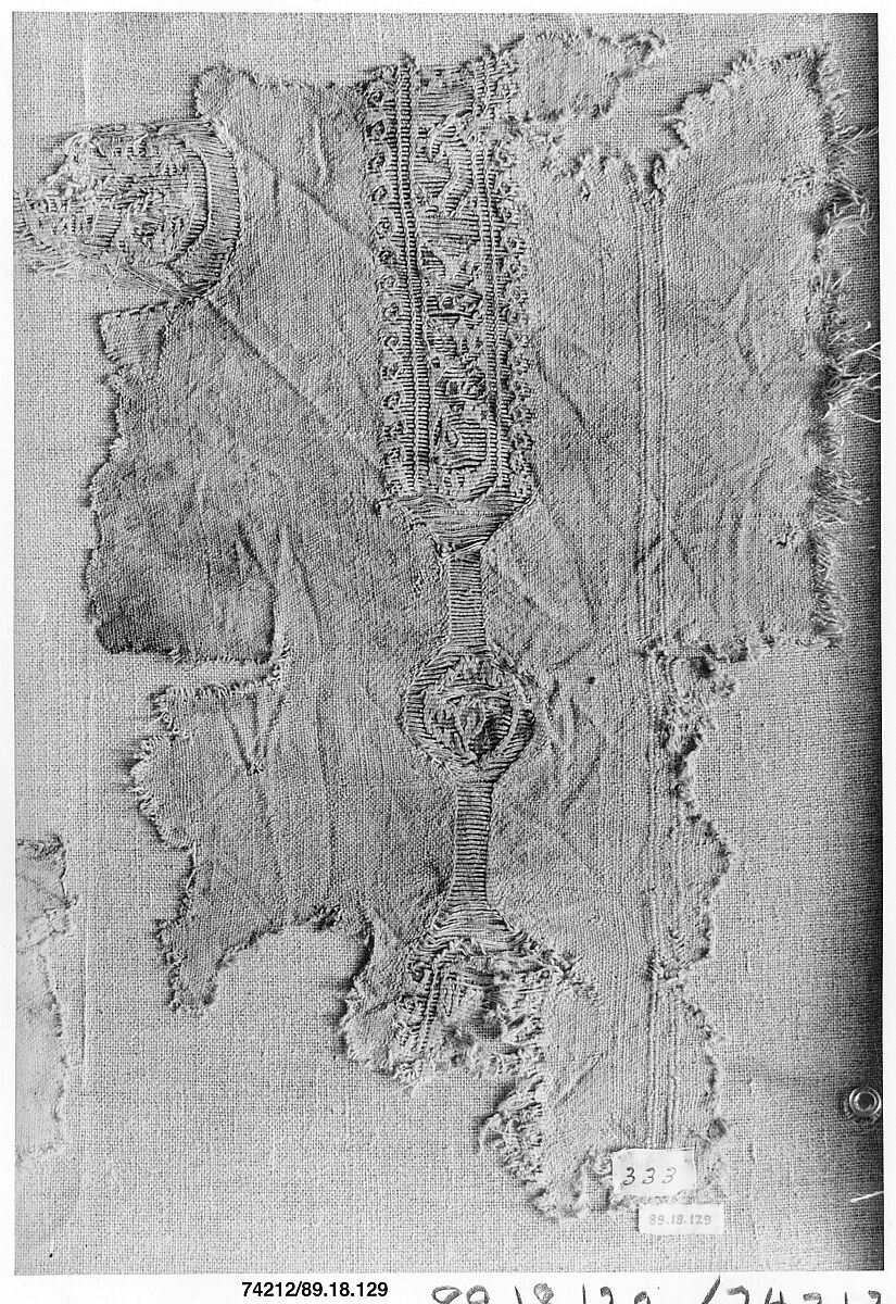 Textile Fragment, Wool, linen; plain weave, tapestry weave