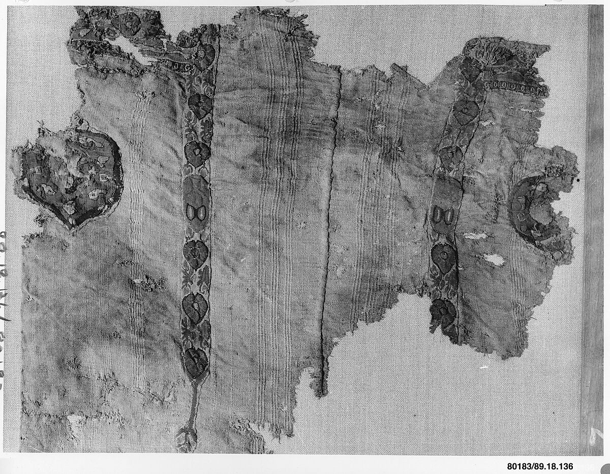 Textile Fragment, Wool, linen; plain weave, tapestry weave