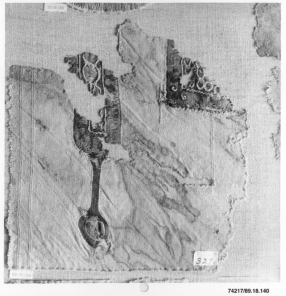 Textile Fragment, Wool, linen; plain weave, tapestry weave