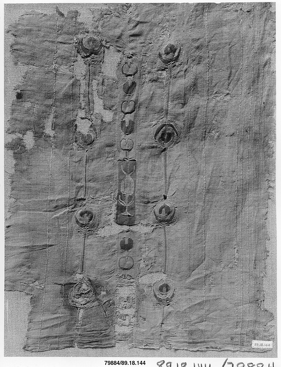 Textile Fragment, Wool, linen; plain weave, tapestry weave