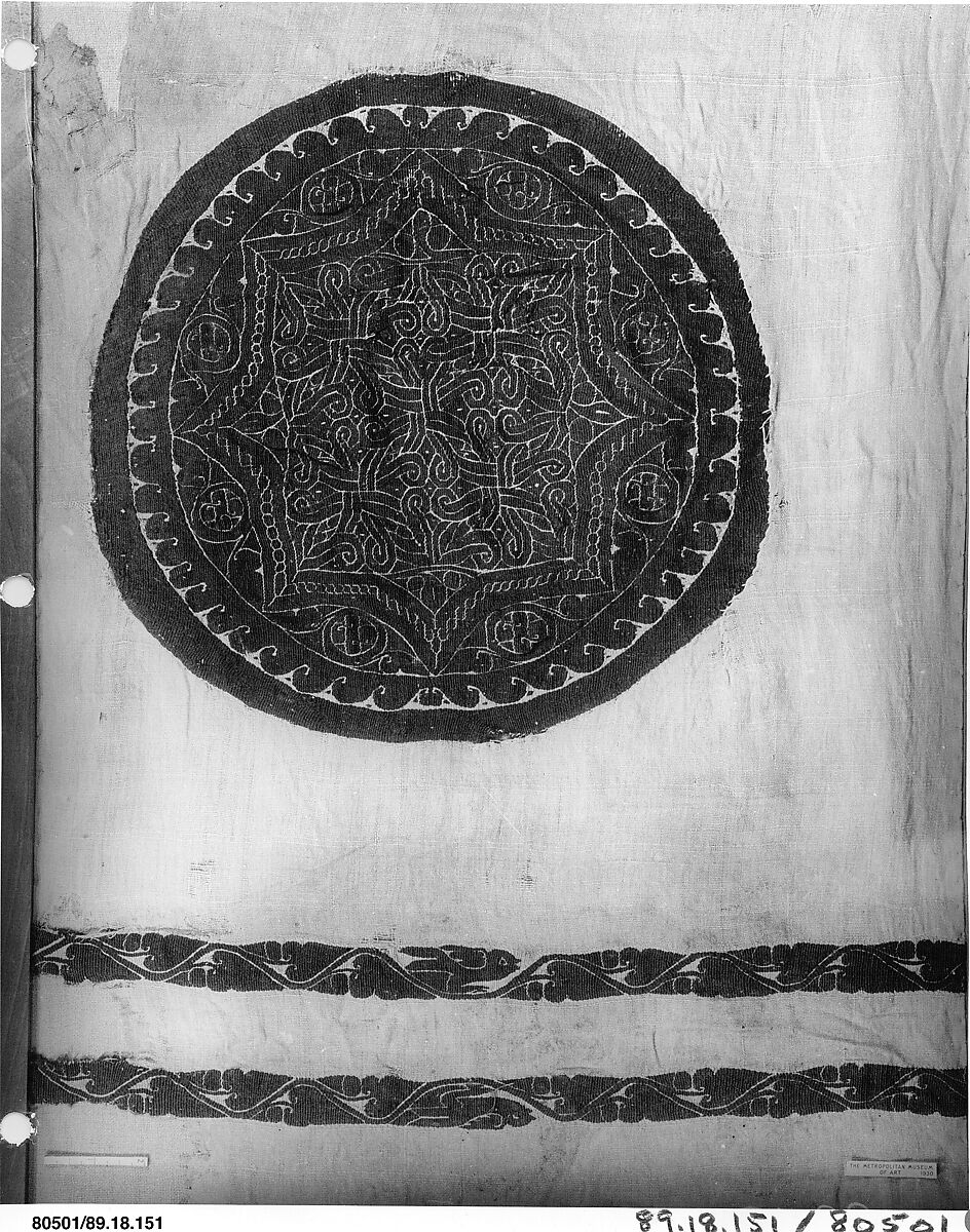 Fragment with an Interlace Medallion and Bands, Wool, linen; plain weave, tapestry weave