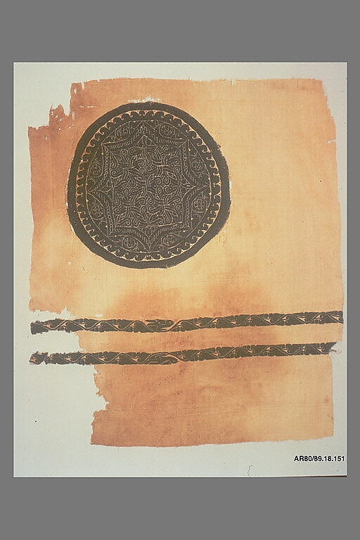 Fragment with an Interlace Medallion and Bands, Wool, linen; plain weave, tapestry weave