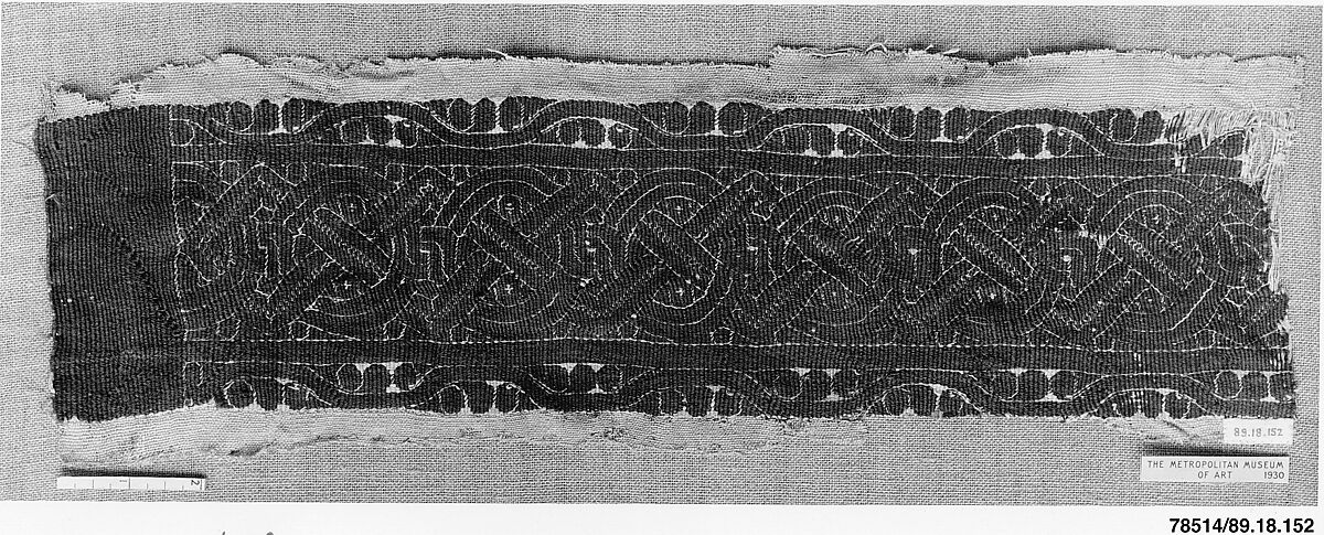 Textile Fragment, Wool, linen; plain weave, tapestry weave 