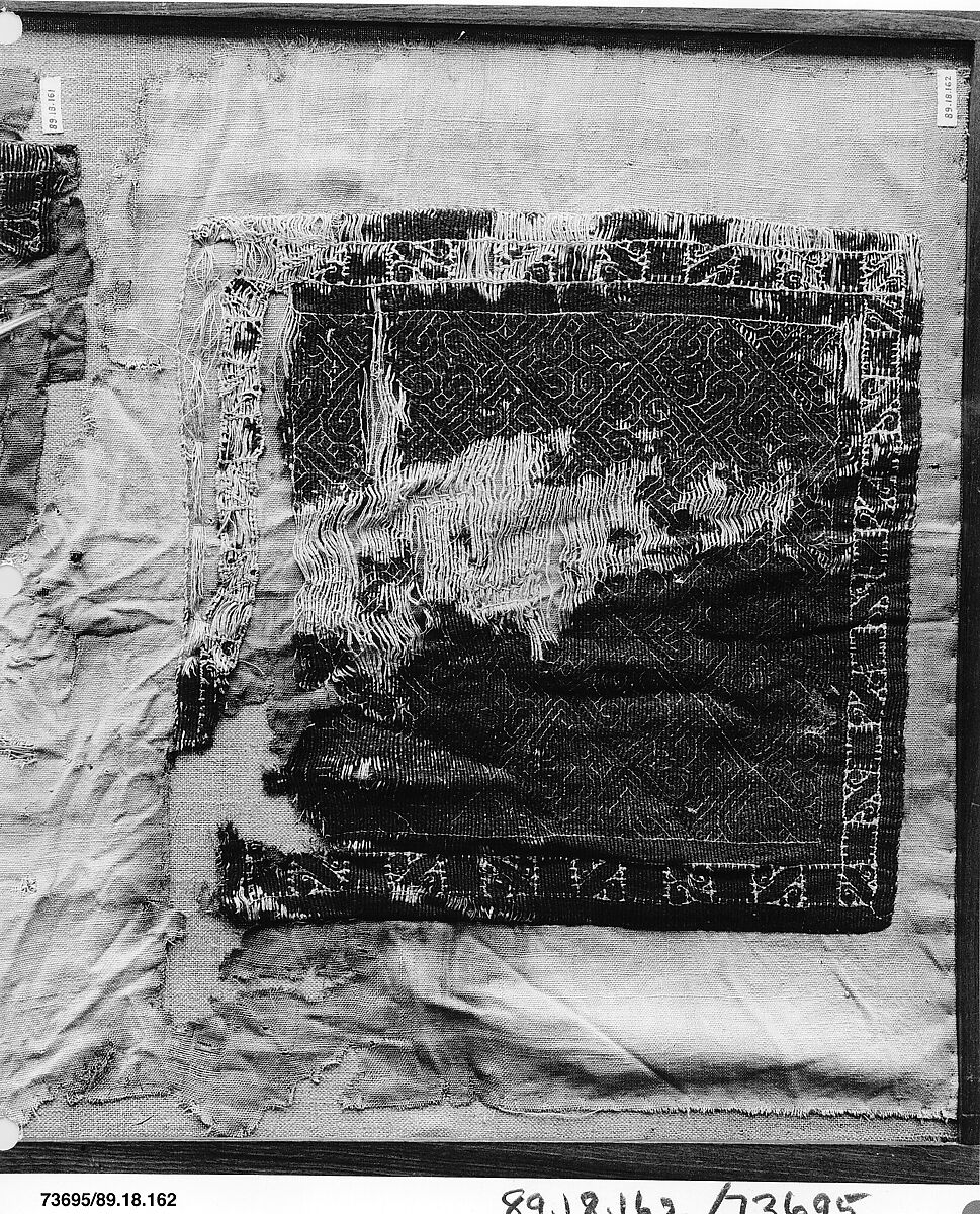 Textile Fragment, Wool, linen; plain weave, tapestry weave 