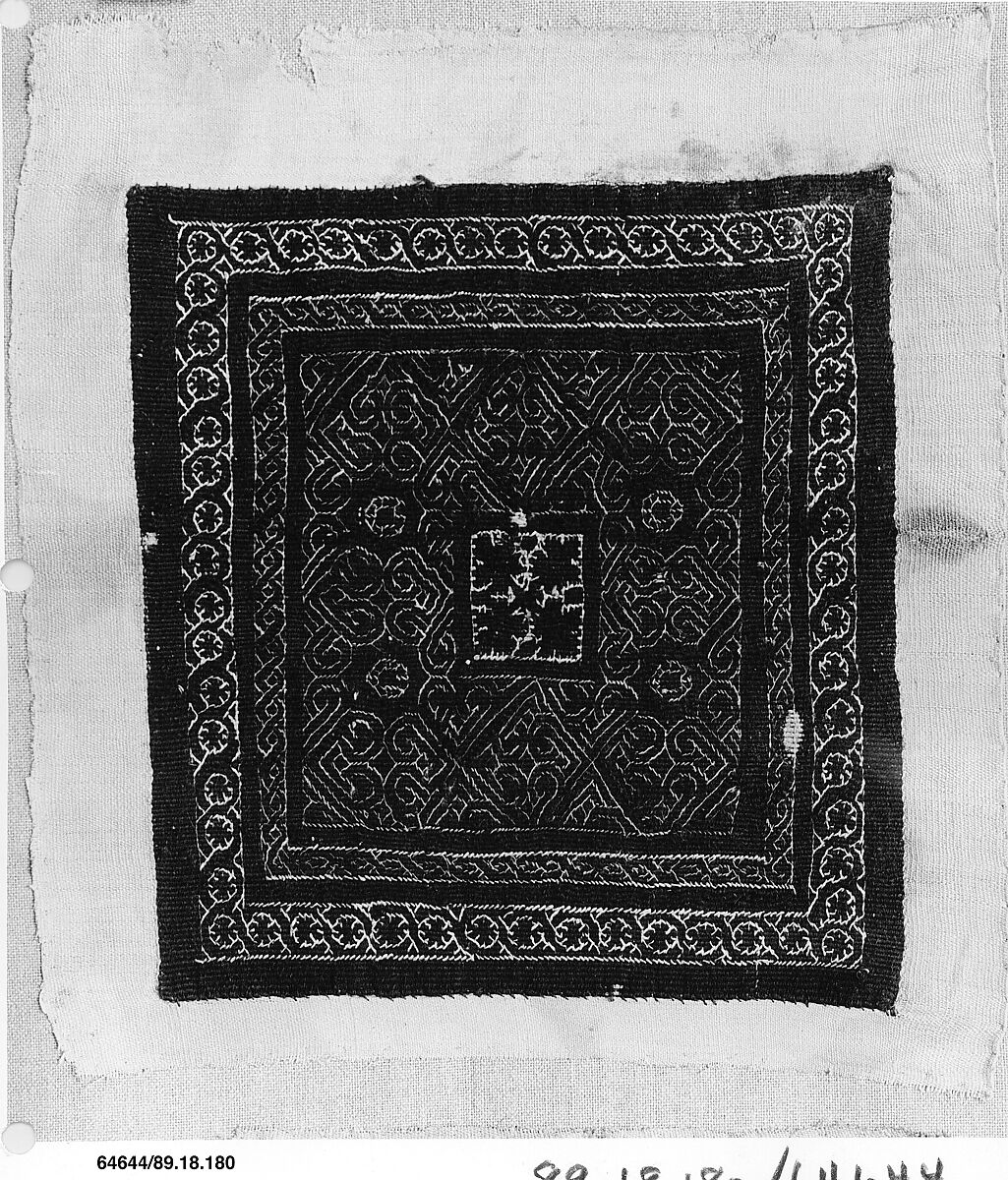 Textile Fragment, Wool, linen; plain weave, tapestry weave 