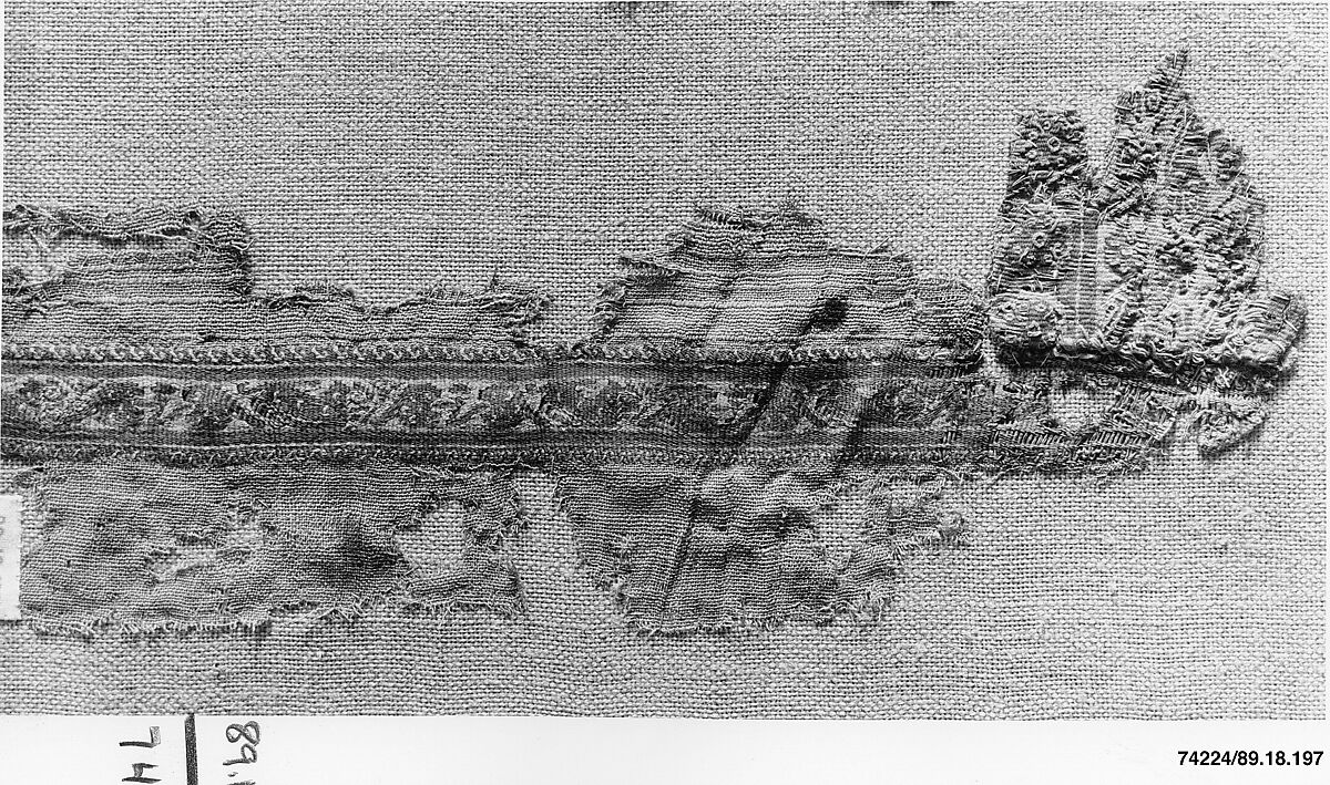 Textile Fragment, Wool, linen; plain weave, tapestry weave