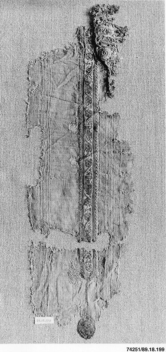 Textile Fragment, Wool, linen; plain weave, tapestry weave