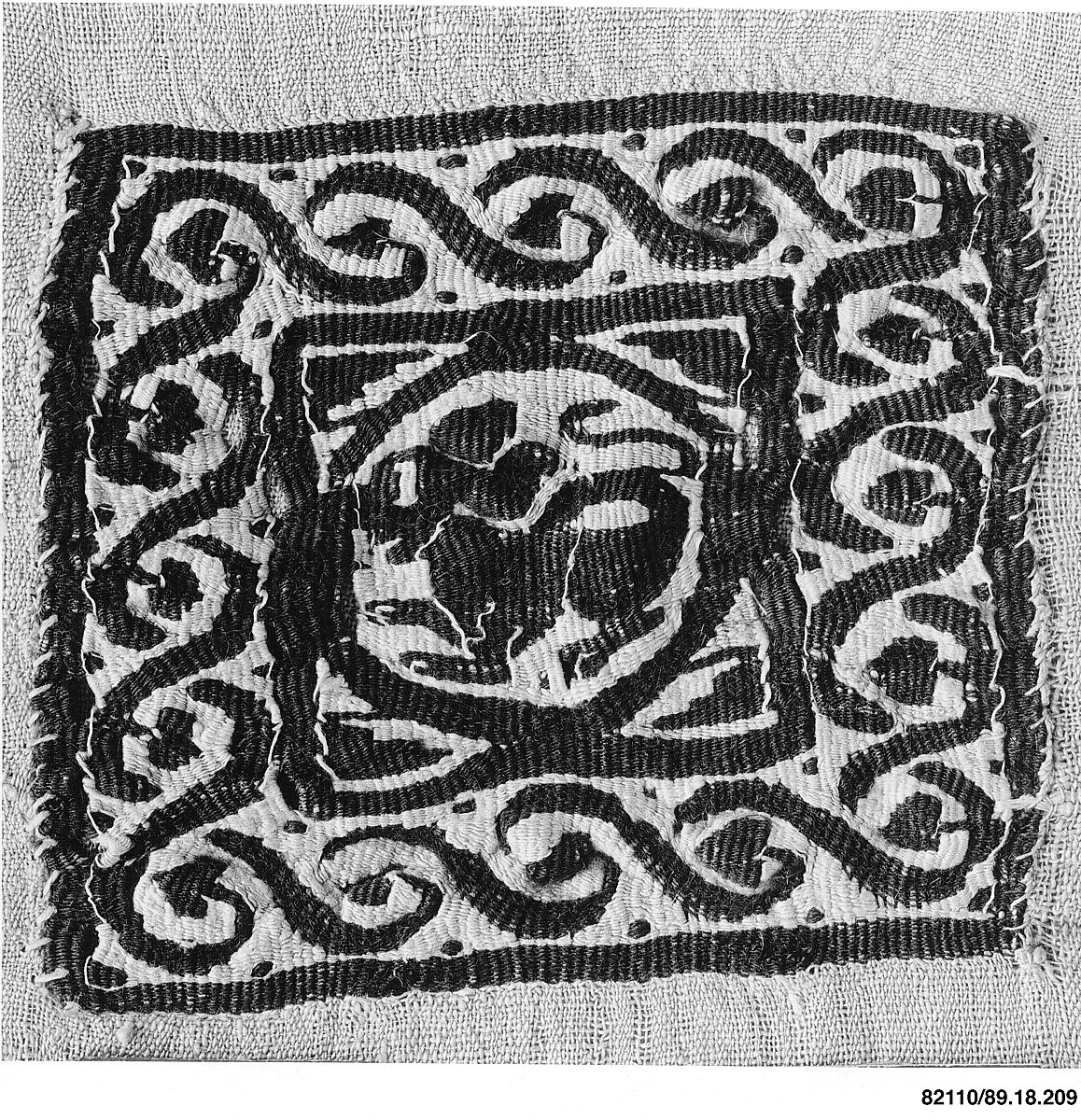 Textile Fragment, Wool, linen; plain weave, tapestry weave