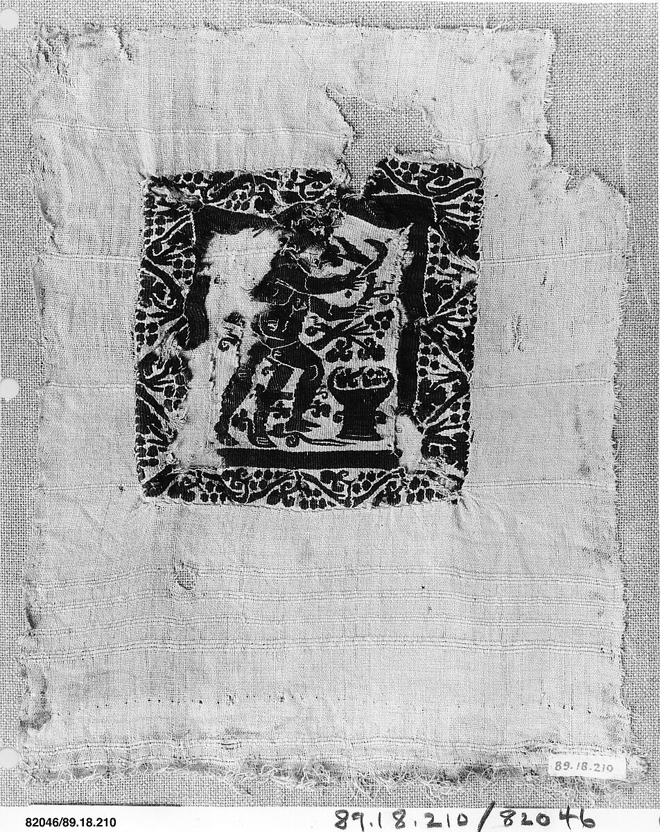 Textile Fragment, Wool, linen; plain weave, tapestry weave 