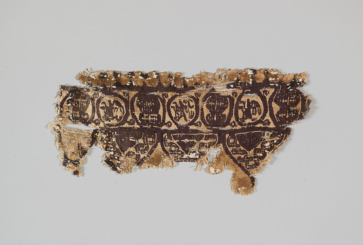 Fragment of a Tunic, Wool, linen; plain weave, tapestry weave