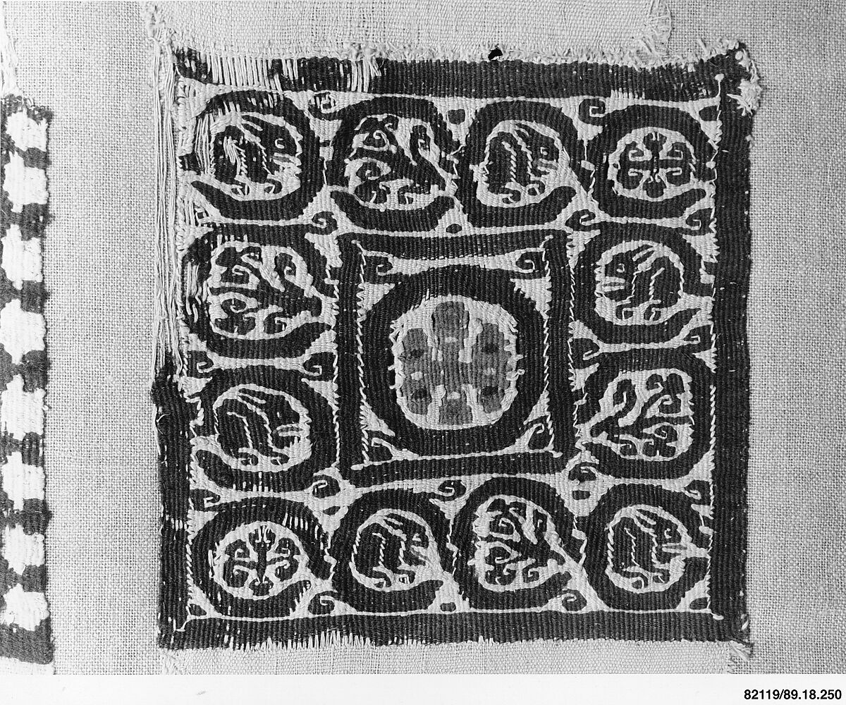 Textile Fragment, Wool, linen; plain weave, tapestry weave