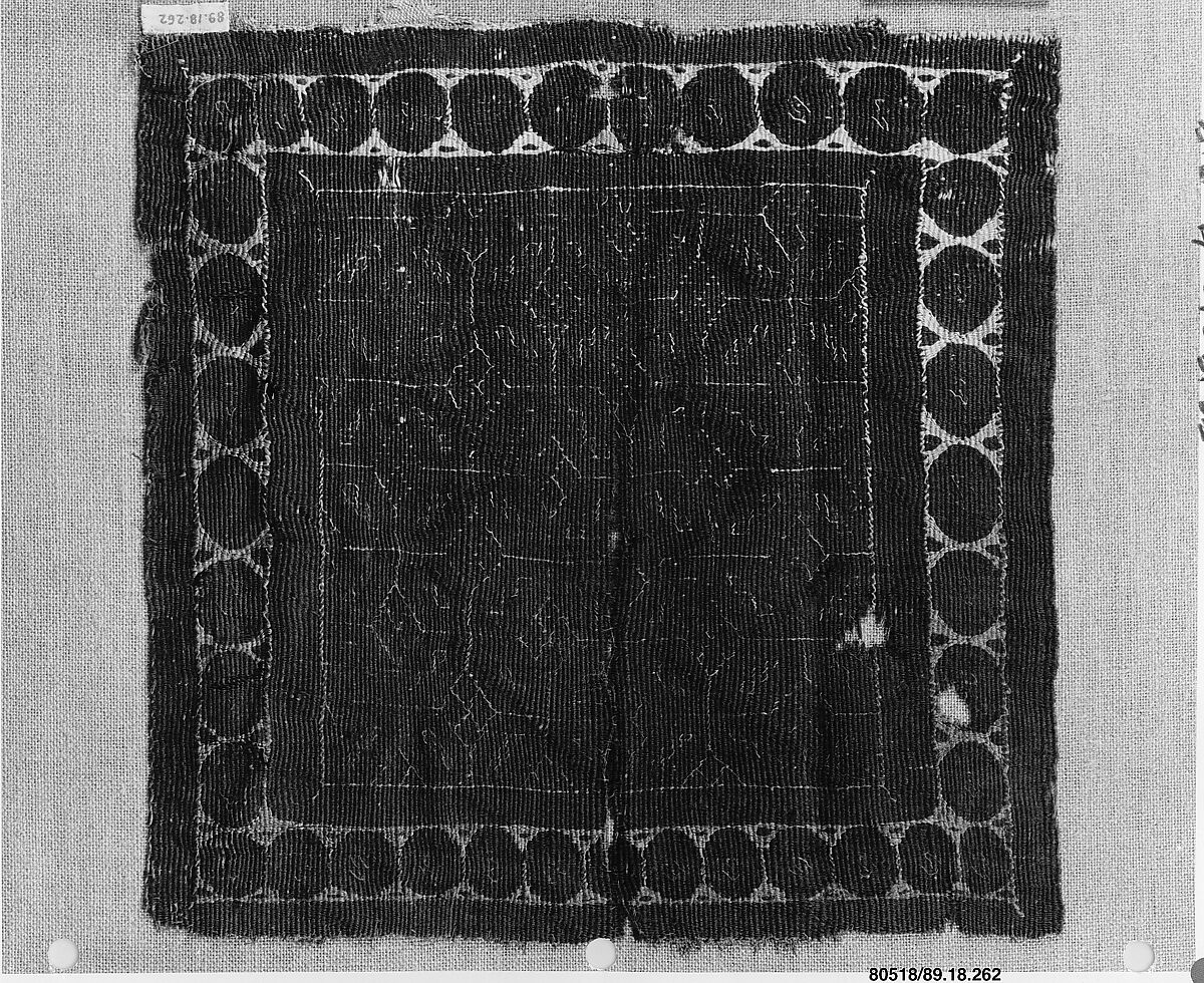 Textile Fragment, Wool, linen; plain weave, tapestry weave 