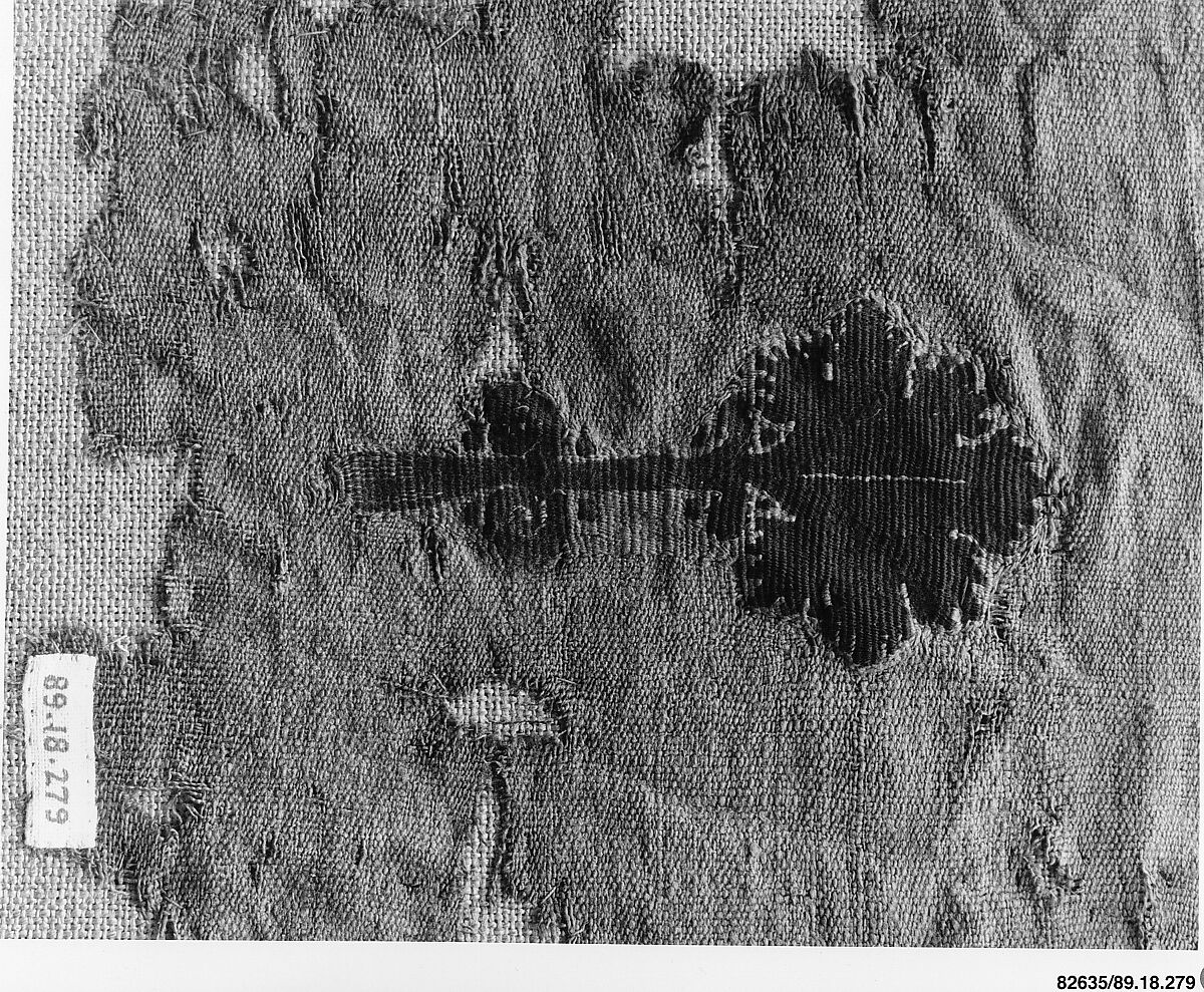 Textile Fragment, Wool, linen; plain weave, tapestry weave