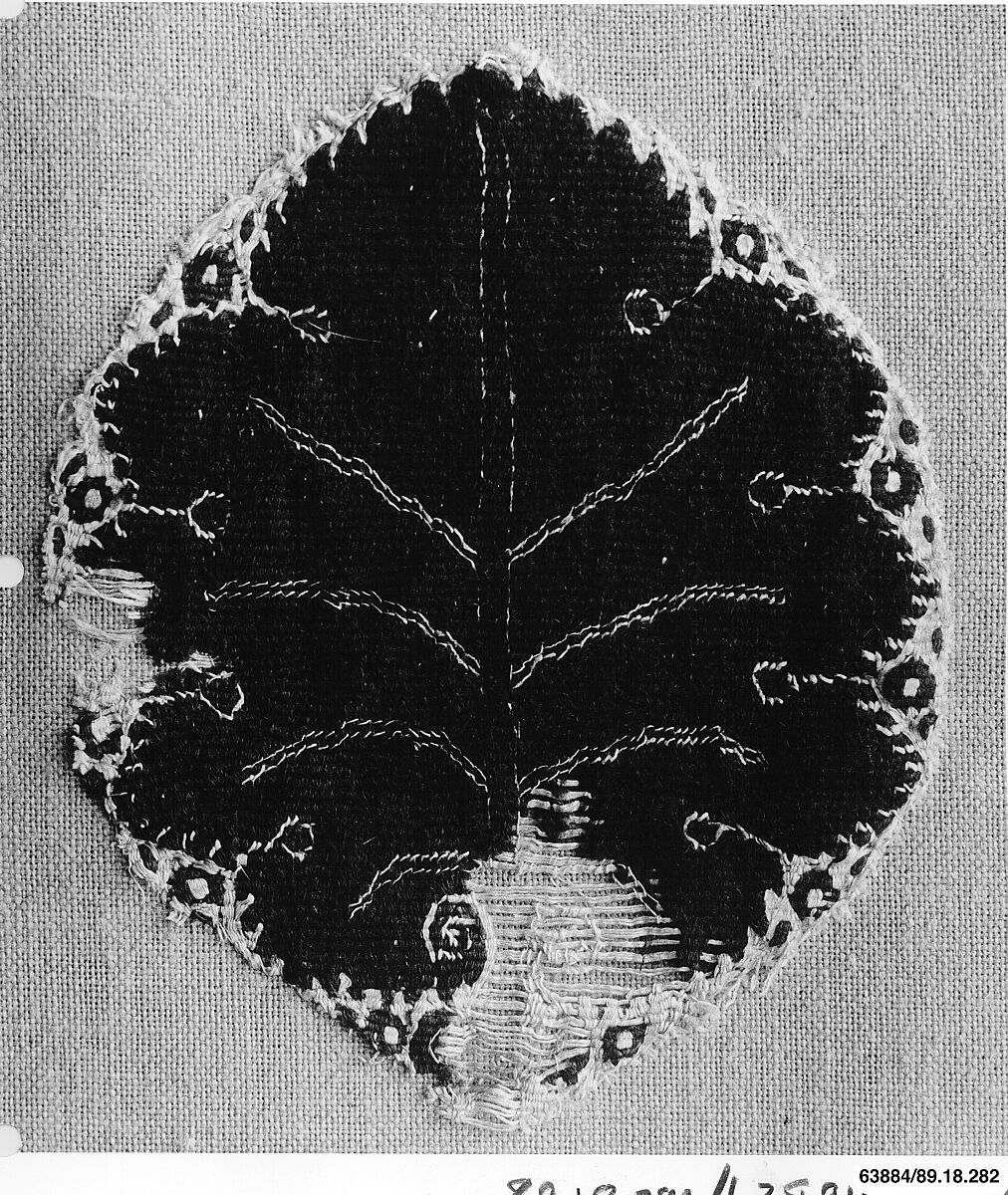 Textile Fragment, Wool, linen; plain weave, tapestry weave