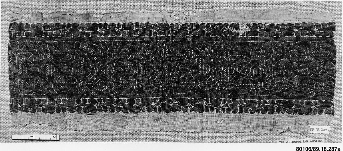 Textile Fragment, Wool, linen; plain weave, tapestry weave 