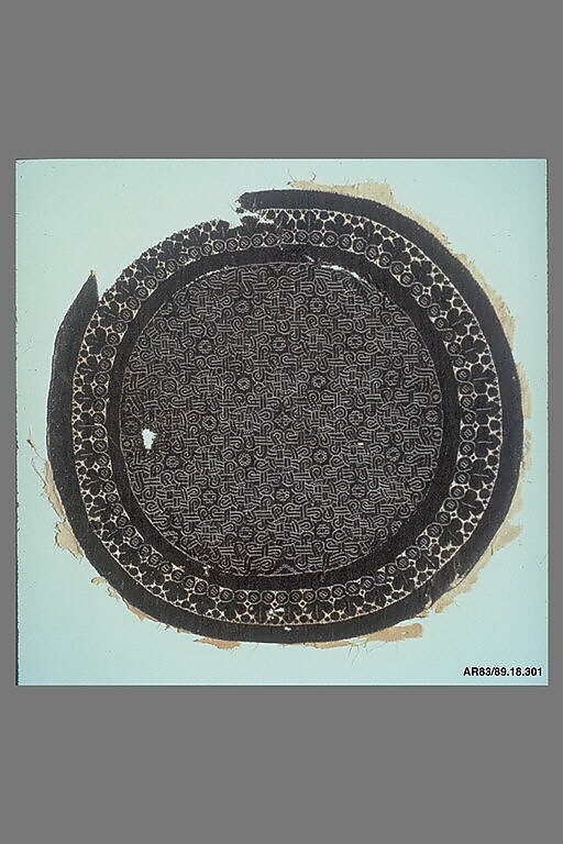 Large Interlace Roundel from a Domestic Textile or Tunic, Wool, linen; plain weave, tapestry weave