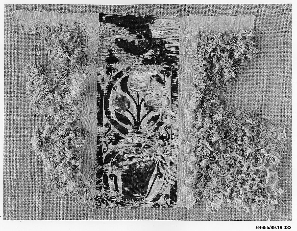Fragment with a Band of Baskets and Plants and a Loop Pile, Wool, linen; plain weave, tapestry weave, weft loop weave