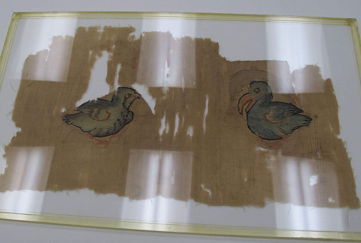 Fragment with Two Birds, Wool, linen; plain weave, tapestry weave