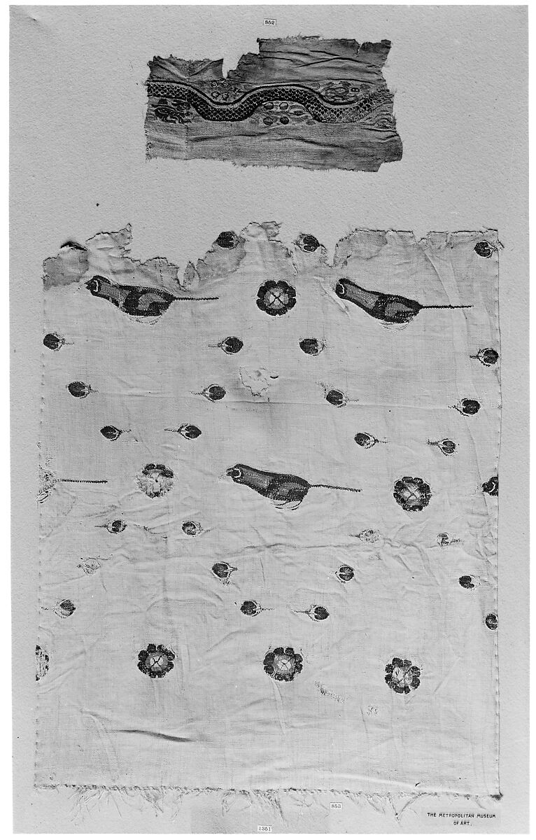 Fragment of a Tunic with a Serpent Motif Shoulder Band, Wool, linen; plain weave, tapestry weave