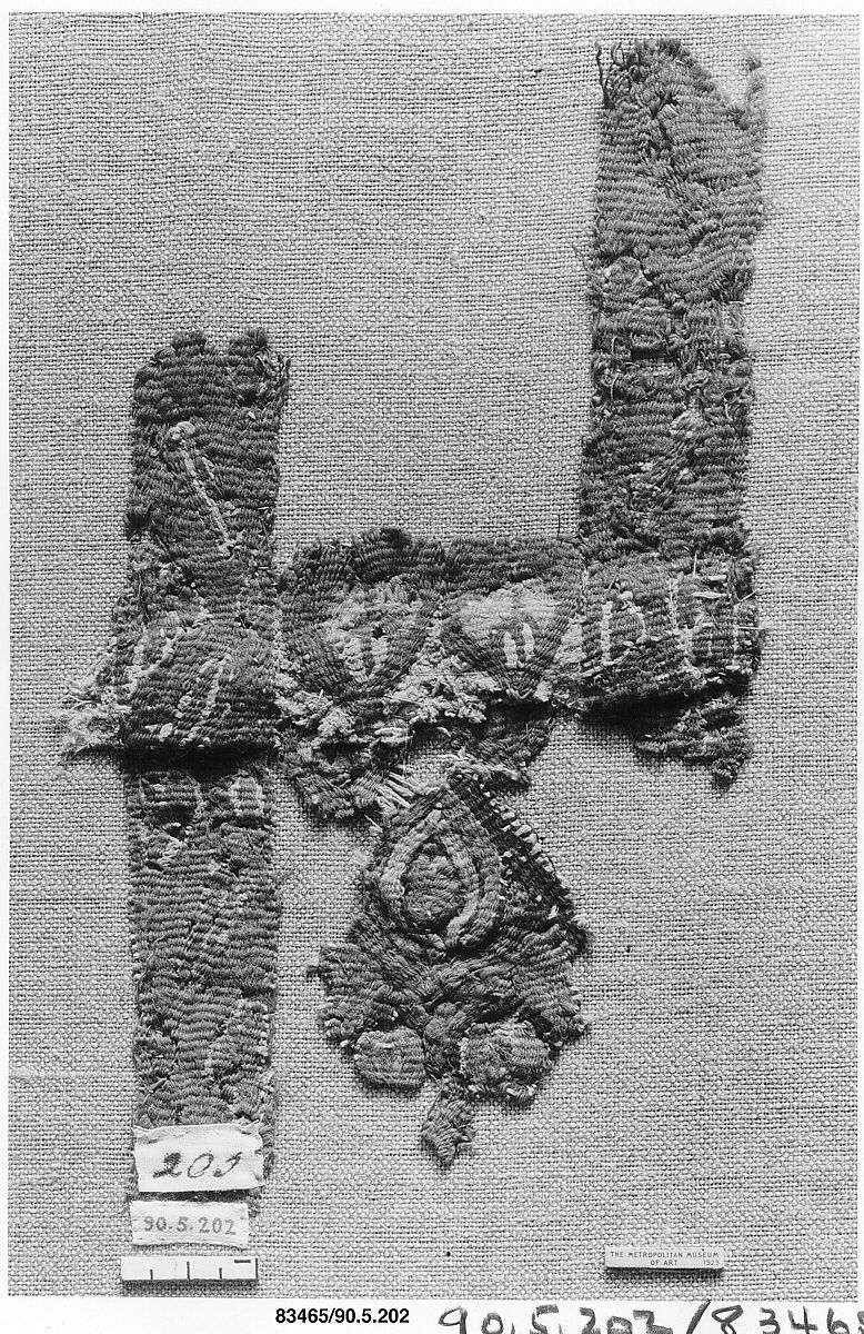 Fragment of a Tunic, Wool, linen; tapestry weave