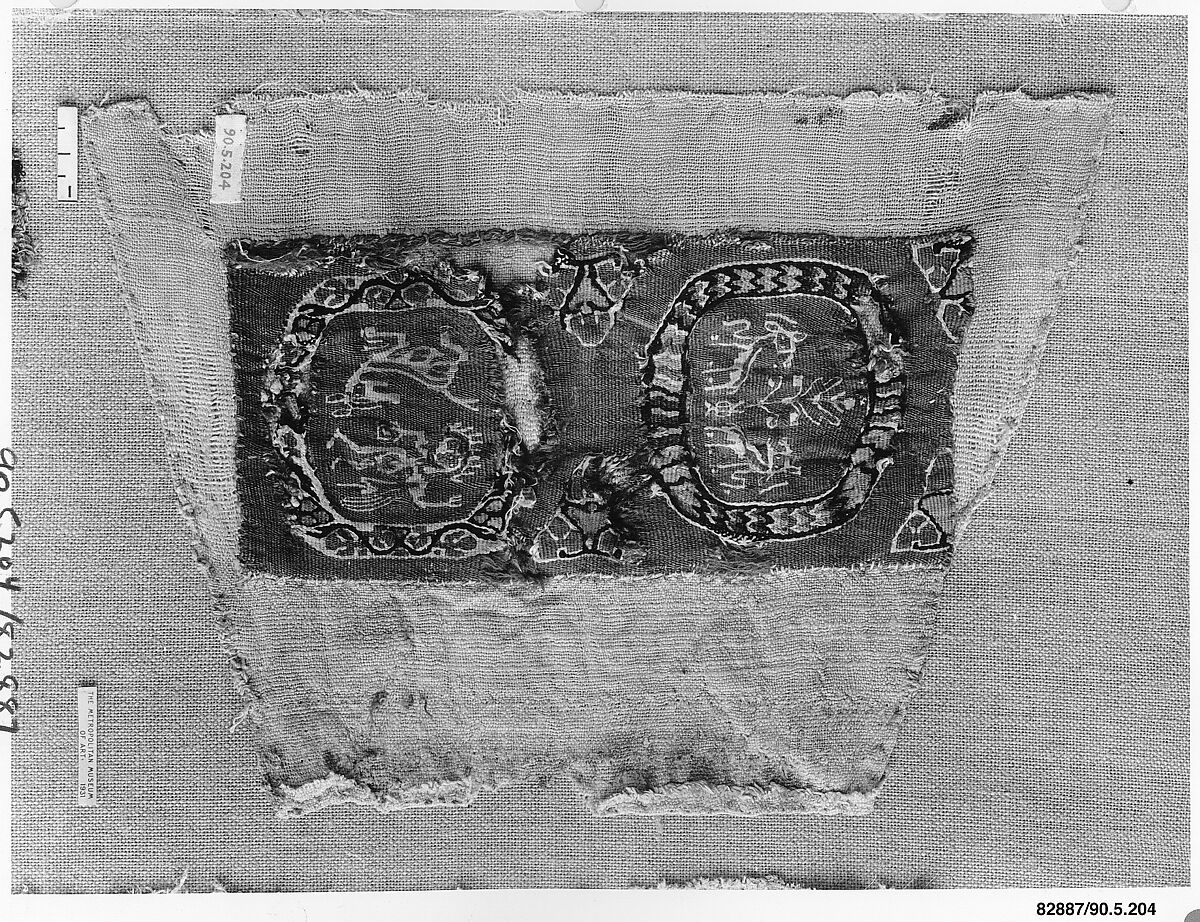 Textile Fragment, Wool, linen; plain weave, tapestry weave