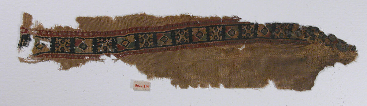 Fragment of a Tunic, Wool, linen; plain weave, tapestry weave 