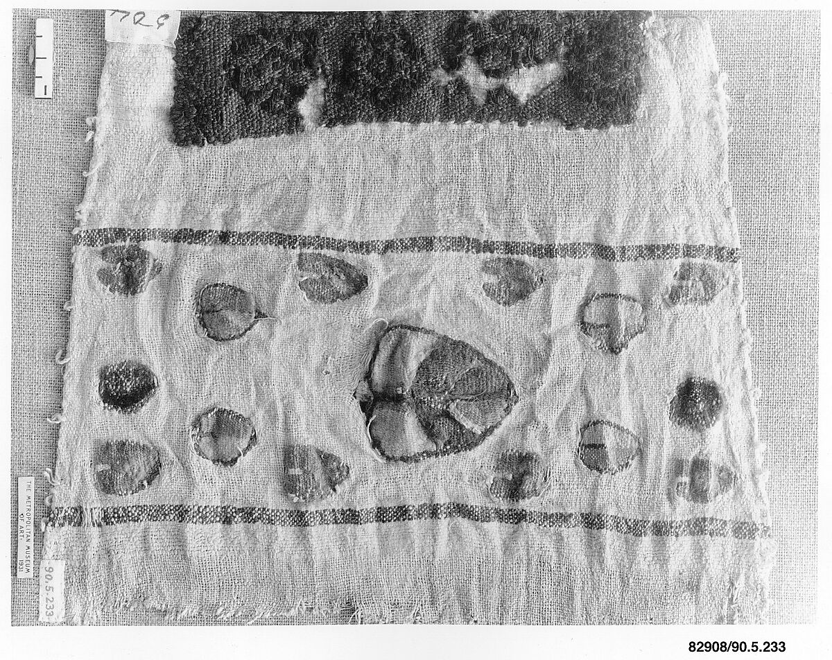 Textile Fragment, Wool, linen; plain weave, tapestry weave