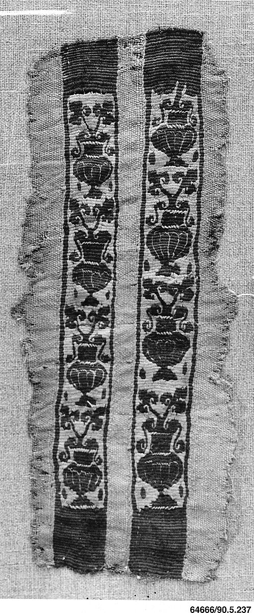 Textile Fragment, Wool, linen; plain weave, tapestry weave 