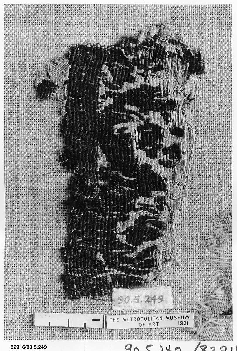 Textile Fragment, Wool, linen; plain weave, tapestry weave