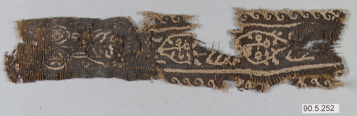 Fragment of a Shoulder Band, Wool, linen; tapestry weave