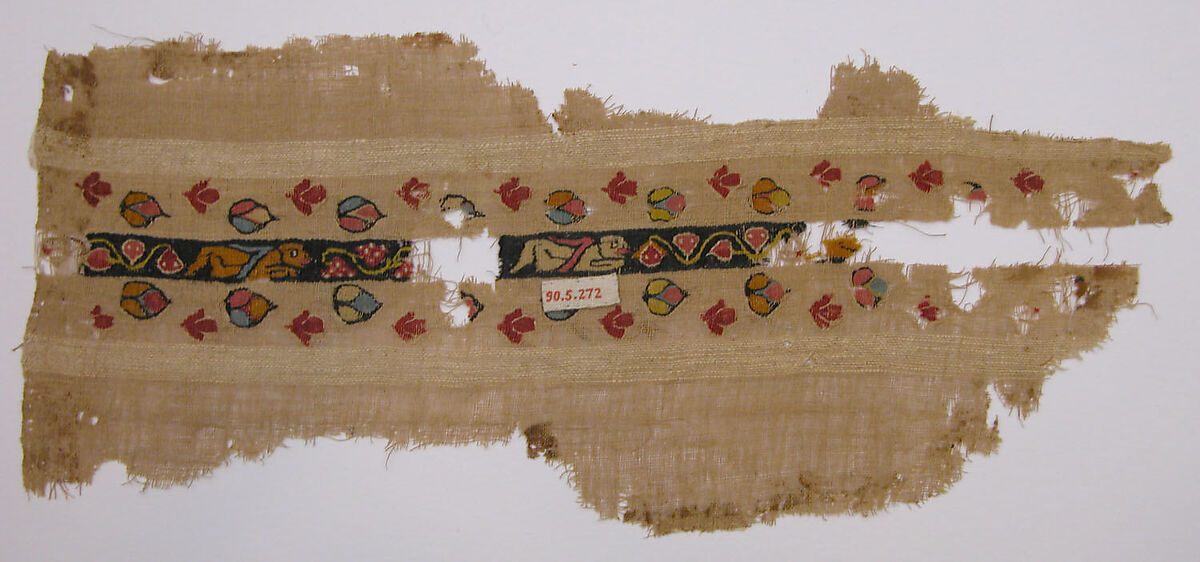 Fragment of a Tunic, Wool, linen; plain weave, tapestry weave