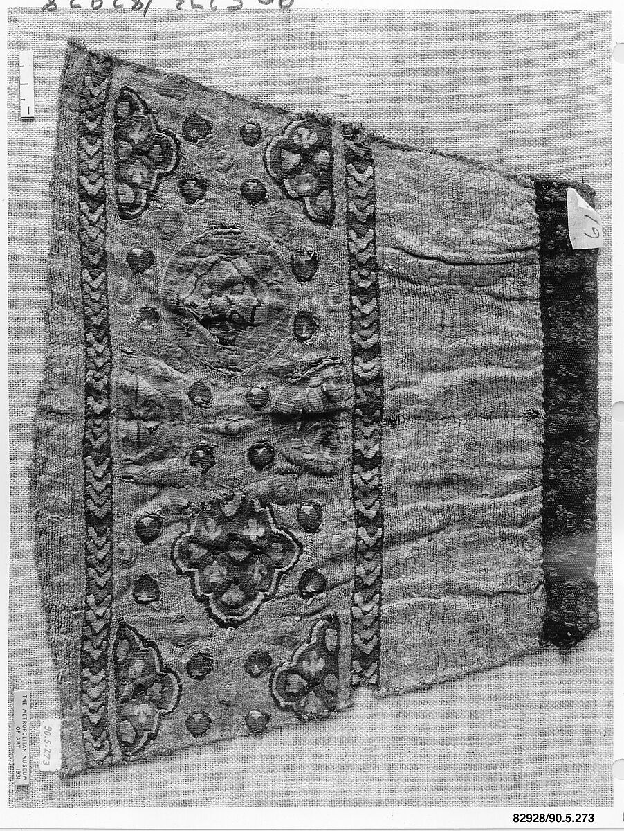 Sleeve Fragment with Floral Motives, Wool, linen; plain weave, tapestry weave