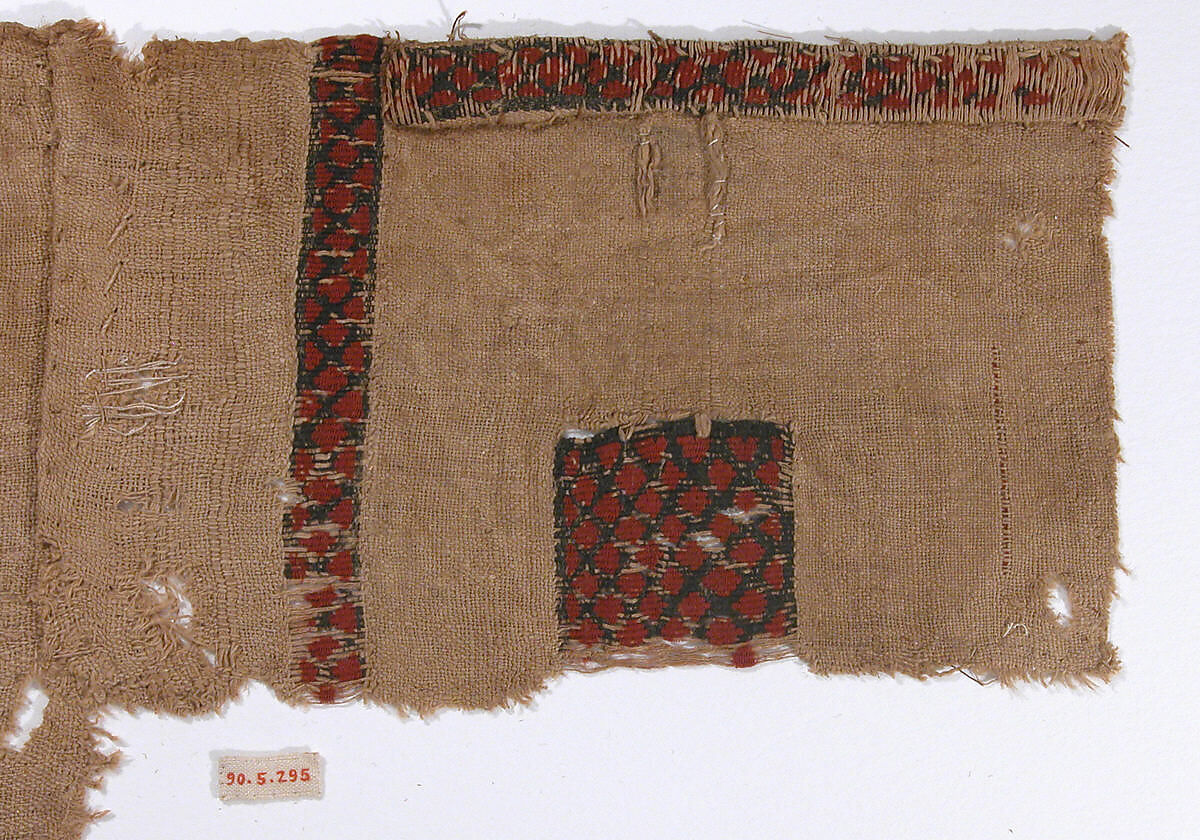 Fragment of a Tunic, Wool, linen; plain weave, tapestry weave