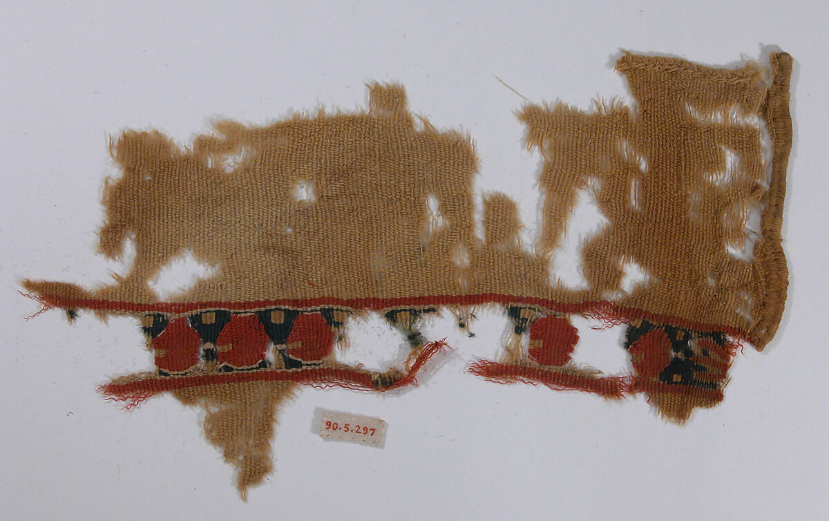 Fragment of a Tunic, Wool, linen; plain weave, tapestry weave 