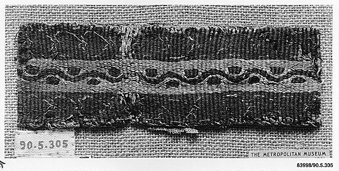 Textile Fragment, Wool, linen; plain weave, tapestry weave 